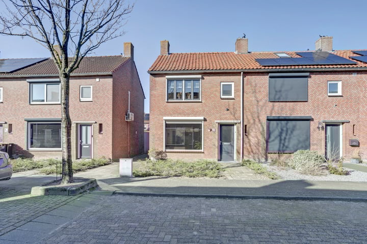 Ir. de Voogtstraat 13 in Geertruidenberg foto