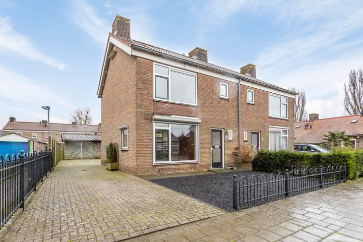 Irenelaan 18 in Dodewaard foto