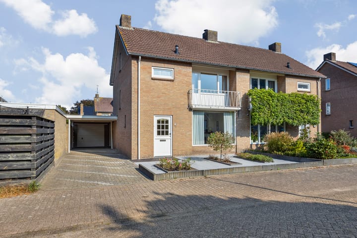 Irenestraat 1 in Baarle-Nassau foto