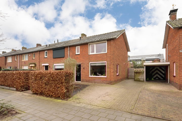 Irenestraat 13 in Nijkerk foto
