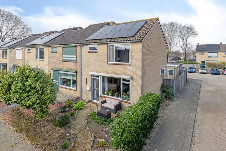 Irisstraat 28 in Zuid-Beijerland foto