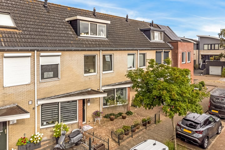 Irving Berlinstraat 35 in Zaandijk foto