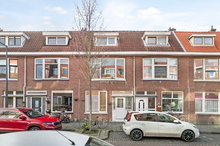 J A Alberdingk Thijmstraat 27 in Schiedam foto