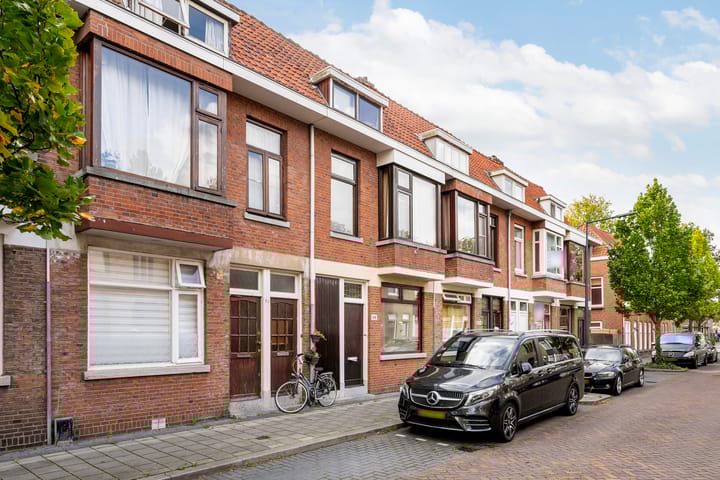 J A Alberdingk Thijmstraat 68 in Schiedam foto