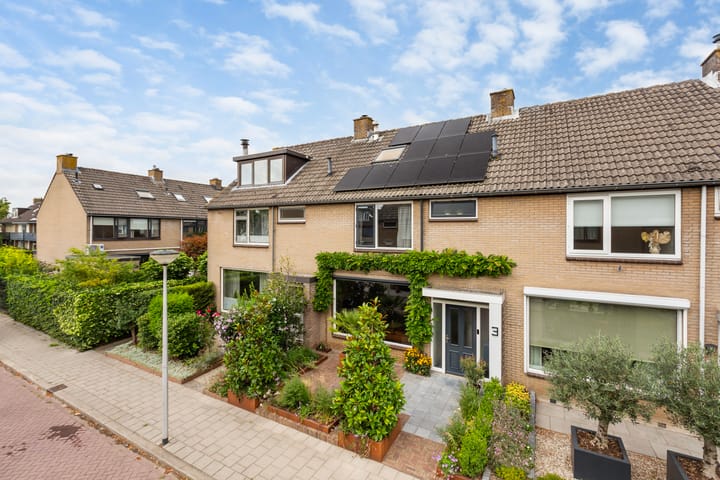 J.A. Vermaasstraat 3 in Oud-Beijerland foto