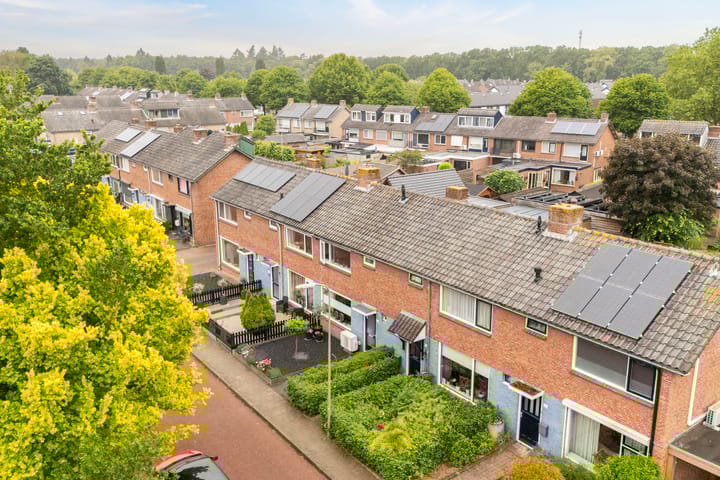 J.D. van der Waalsstraat 51 in Eerbeek foto
