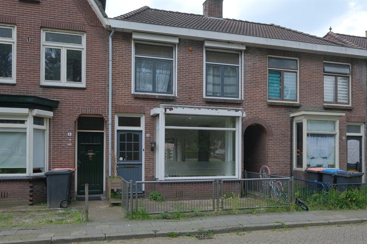 J. Duikerstraat 8 in Almelo foto