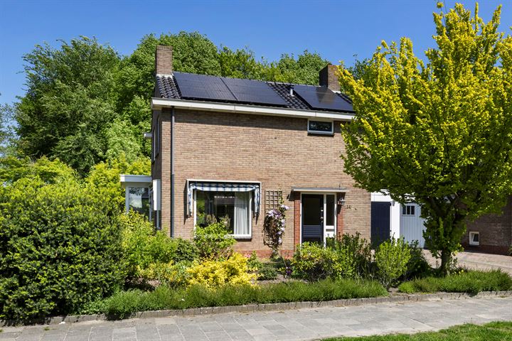 J F Kennedylaan 14 in Uithuizen foto