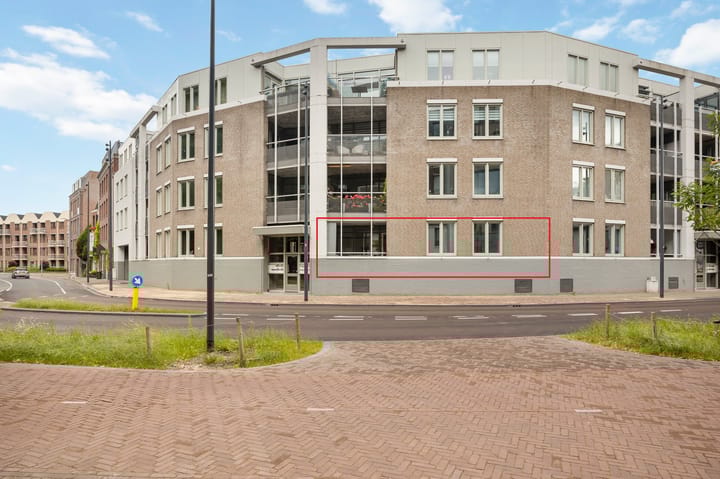 J.F. Kennedylaan 8 in Breda foto