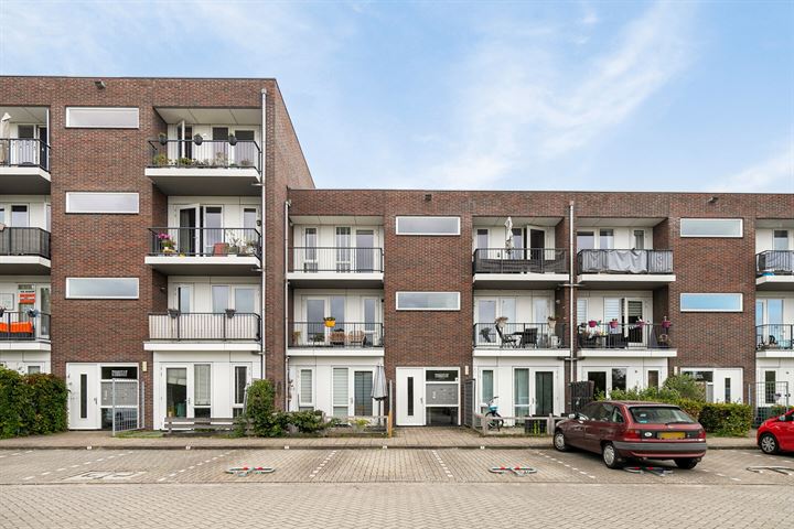 J.G. Waltherhof 91 in Almere foto
