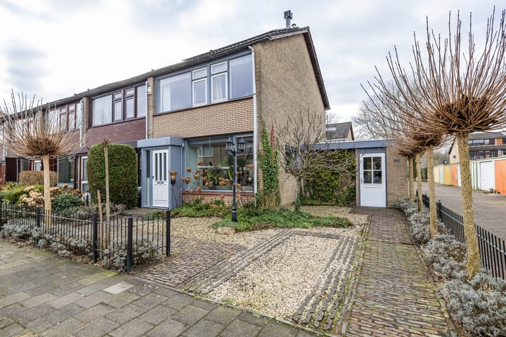 J.H. Egenbergerstraat 35 in Groningen foto