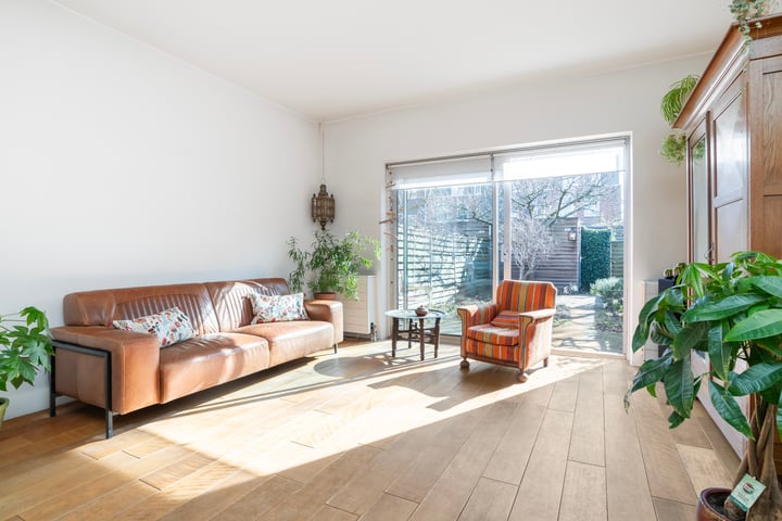 J.H. van den Broekstraat 20 in Rotterdam foto