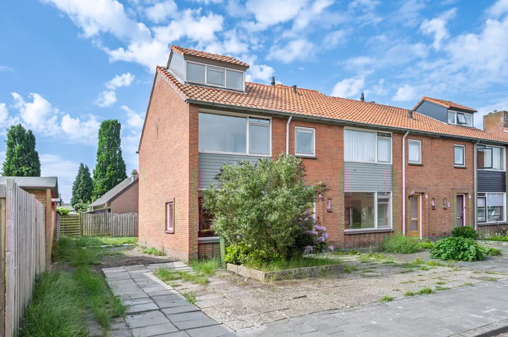 J.H. van 't Hoffstraat 1 in Eerbeek foto