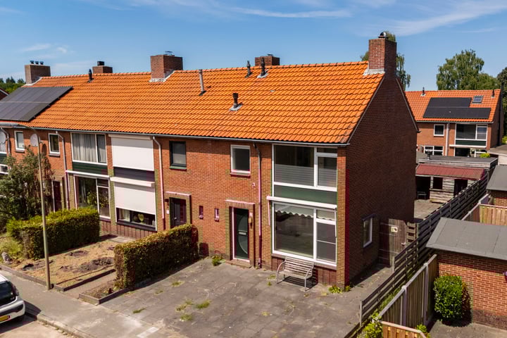 J.H. van 't Hoffstraat 2 in Eerbeek foto