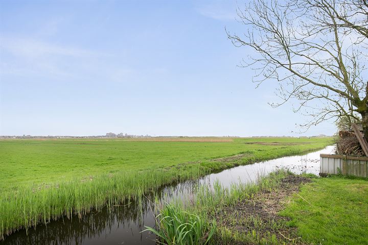 J.J. Allanstraat 166 in Westzaan foto