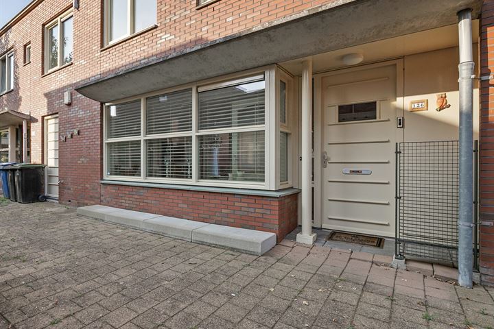 J.J. Slauerhoffstraat 126 in Almere foto