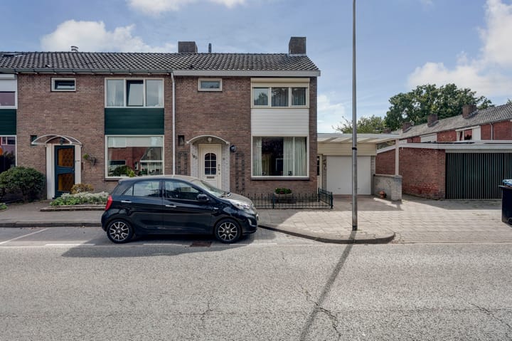 J.J. van Deinselaan 180 in Enschede foto