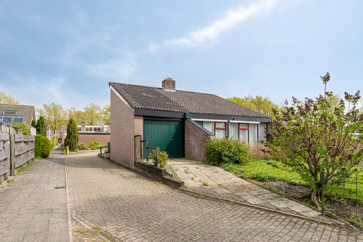 Foto van woning J.L.Dinklahof 1, Dwingeloo
