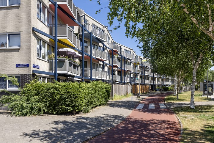 J.M. den Uylstraat 76 in Amsterdam foto
