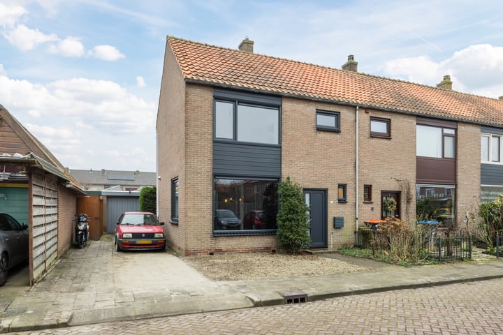 J M vd Lugt Melsertln 1 in Vierpolders foto
