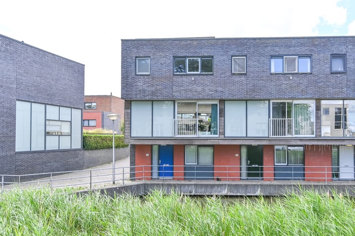 J. Michaëlpad 120 in Velserbroek foto