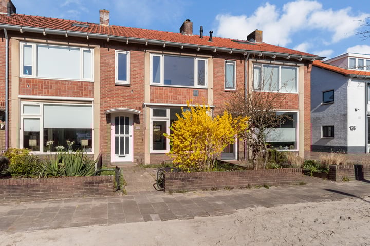 J.P. Coenstraat 130 in Hilversum foto