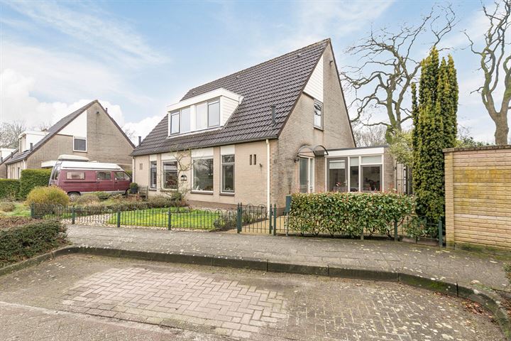 J. Polstraat 11 in Wilhelminaoord foto
