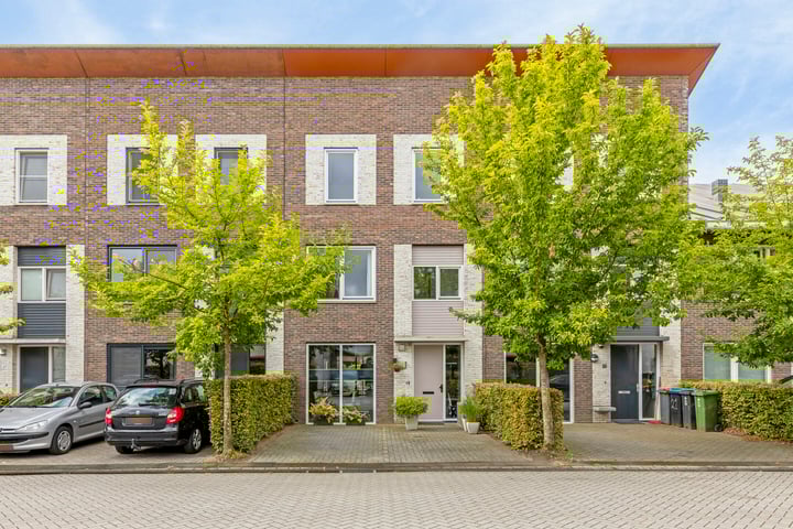 J.W. Pienemanstraat 23 in Deventer foto