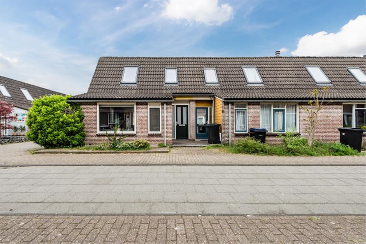 Jaagmeent 130 in Almere foto