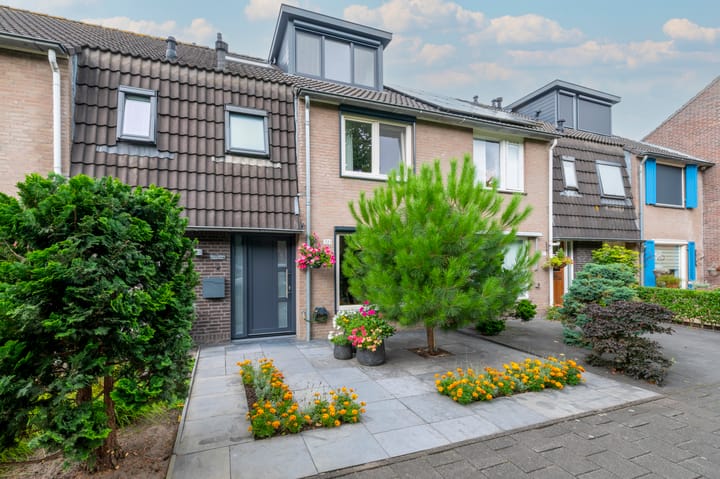 Jac. van Vollenhovenstraat 321 in Tilburg foto