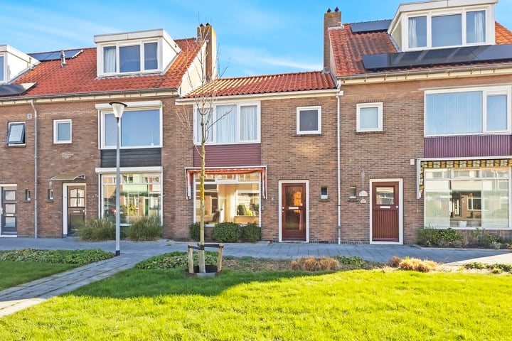 Jacob van Heemskerckstraat 27 in Den Helder foto