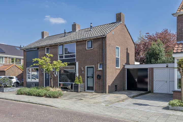Jacob van Oostzanenstraat 5 in Heemskerk foto