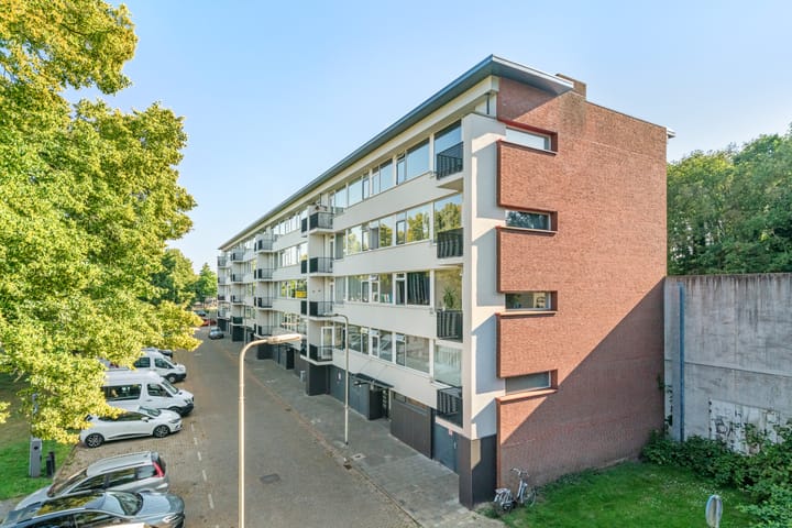 Jacob van Ruijsdaelstraat 34a in Roosendaal foto