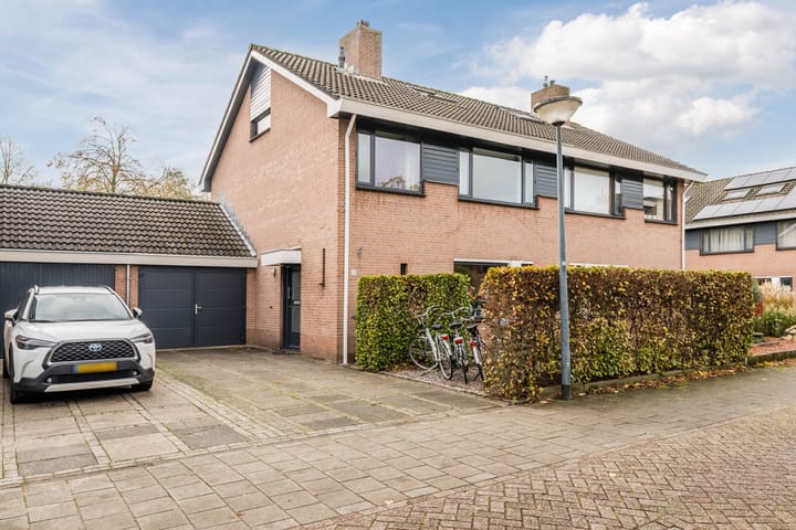 Jacob van Ruisdaelhoek 28 in Oosterhout foto