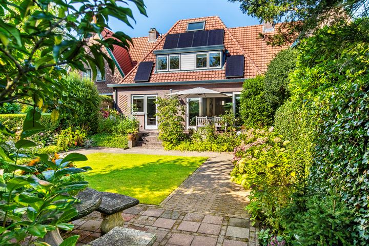 Jacobus Bellamylaan 6 in Bussum foto
