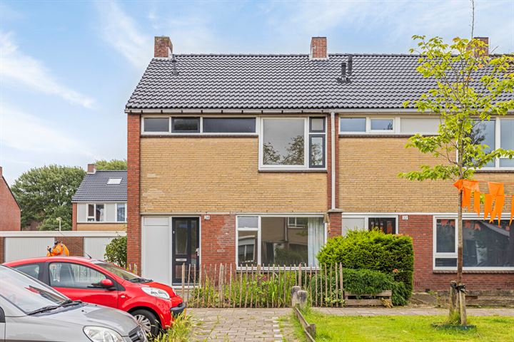 Jacobus Bellamystraat 24 in Hengelo foto