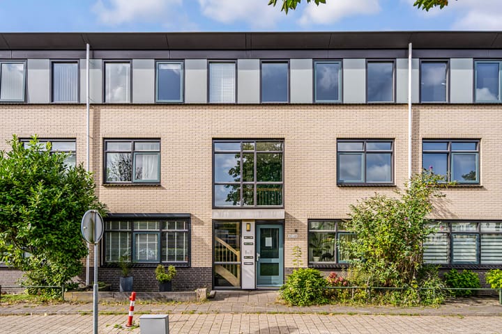 Jacques Tatilaan 60 in Almere foto