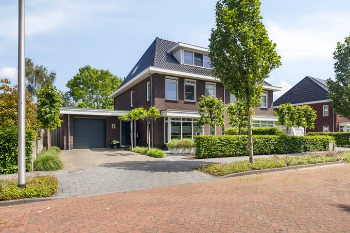 James Cooksingel 6 in Emmeloord foto