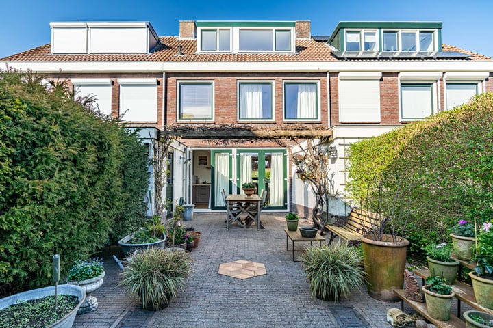 Jan Albert de Gravenlaan 15 in Zoeterwoude foto