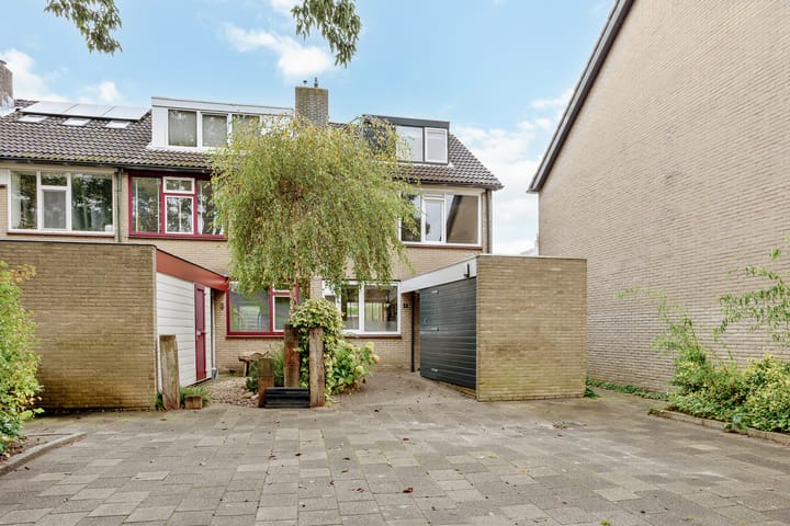 Jan den Haenplantsoen 4 in Voorschoten foto