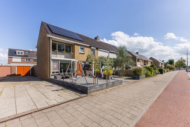 Jan Ligthartstraat 124 in Heemskerk foto