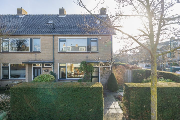Jan Steenlaan 18 in Oegstgeest foto