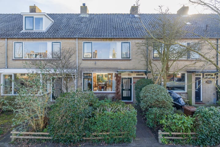 Jan Steenlaan 22 in Oegstgeest foto