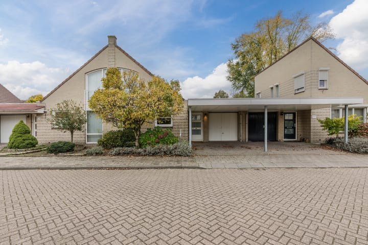 Jan van Broekhuizenstraat 22 in Venlo foto