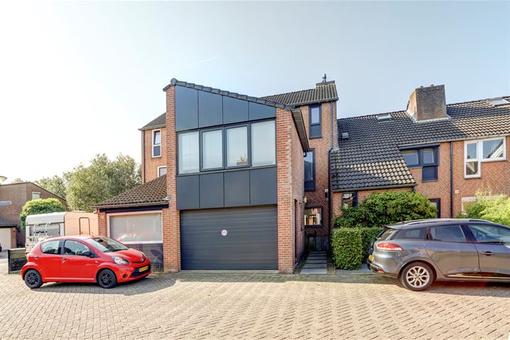 Jan van Eijckhof 52 in Oosterhout foto