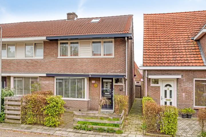 Jan van Galenstraat 14 in Meppel foto