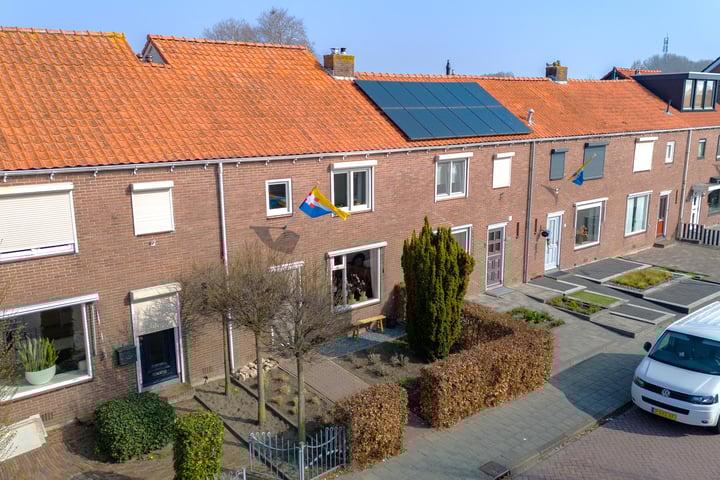 Jan van Nassaustraat 7 in Genemuiden foto