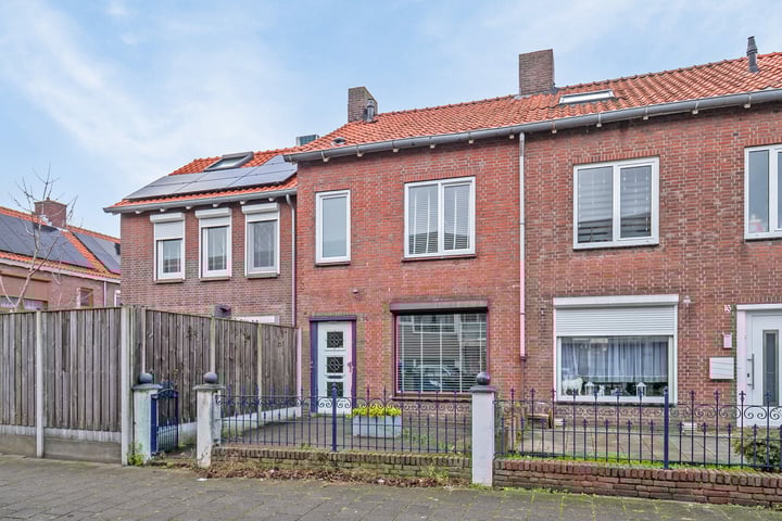 Jan van Riebeeckstraat 14 in Tilburg foto