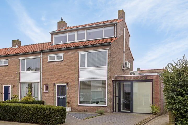 Jan van Ruusbroeckstraat 25 in Vught foto