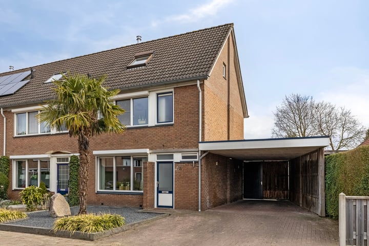 Jan Vermeerstraat 13 in Haaksbergen foto
